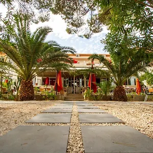 2* Hotel Logis Restaurant Le Kalliste